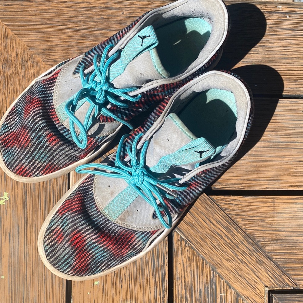 Jordan’s size 7 youth